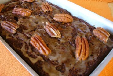 Bolo de maçã e nozes