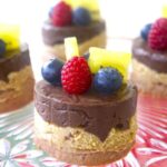 Tortinha gelada de cacau, castanhas e caramelo salgado