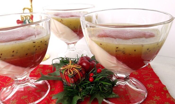 Panna Cotta de morango e kiwi